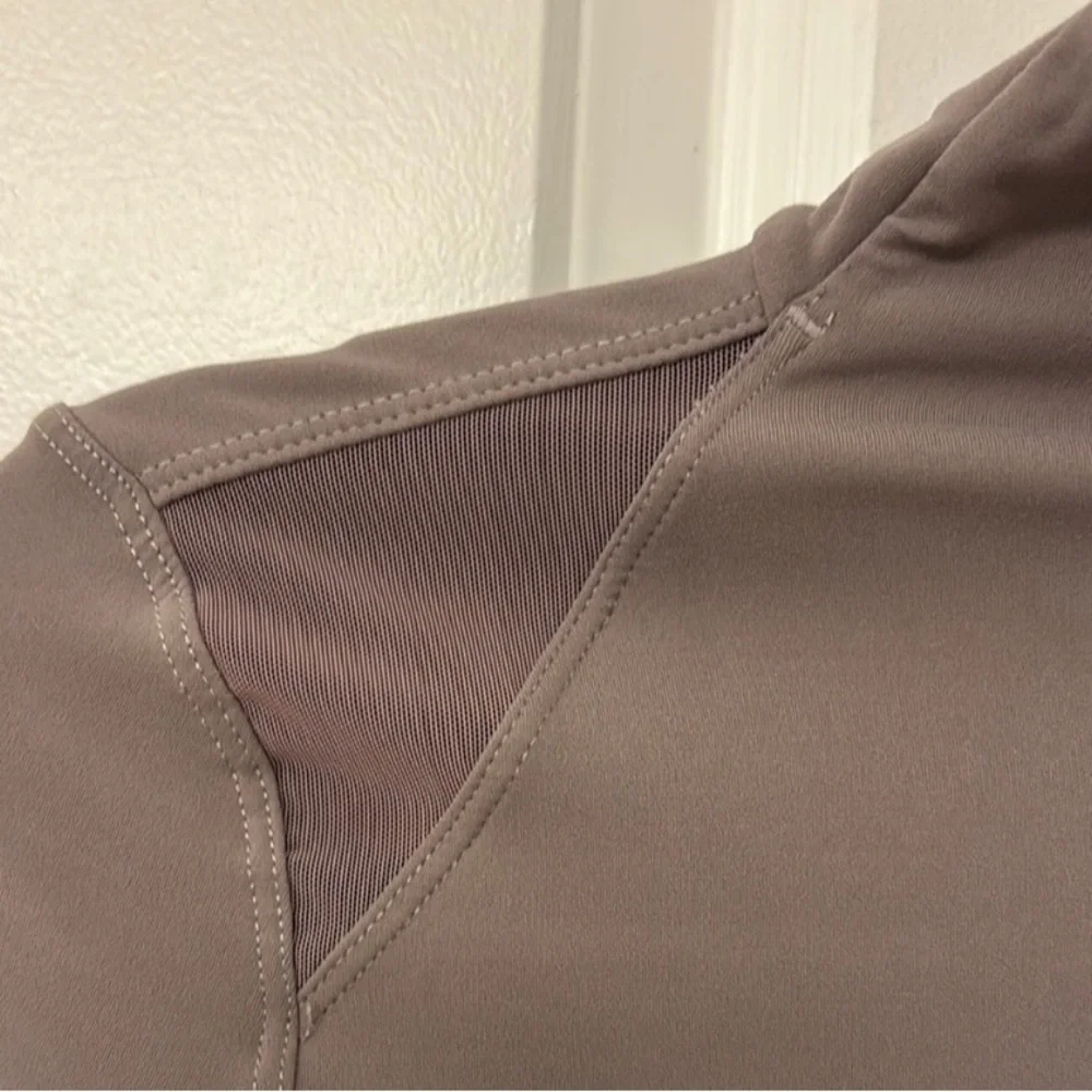 Stylish Mocha Long Sleeve Women's Top - Picture 2 of 5